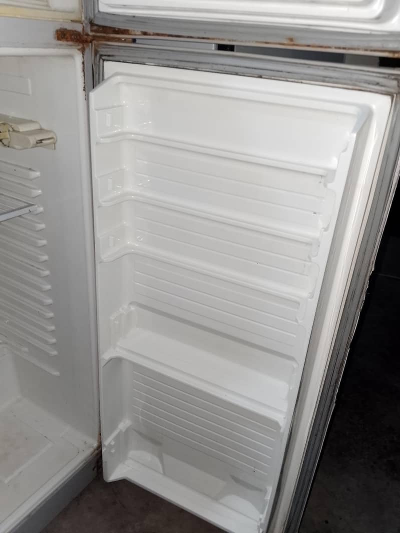 Dawlance fridge 0