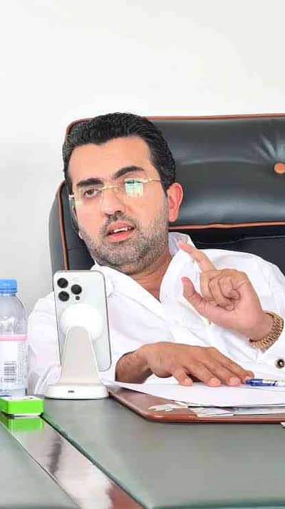 Dr Raza 