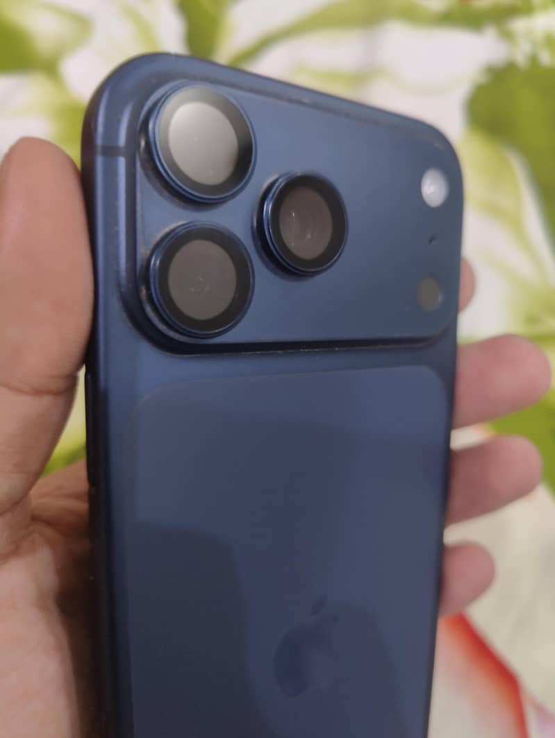 Apple iPhone 17 Pro Max 1