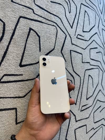 Apple iPhone 12