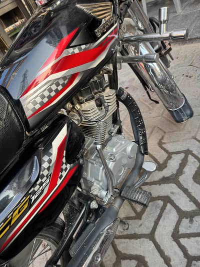 Honda 125 Bhut kam chala howa hai All okay. Whtsapp 03481070110