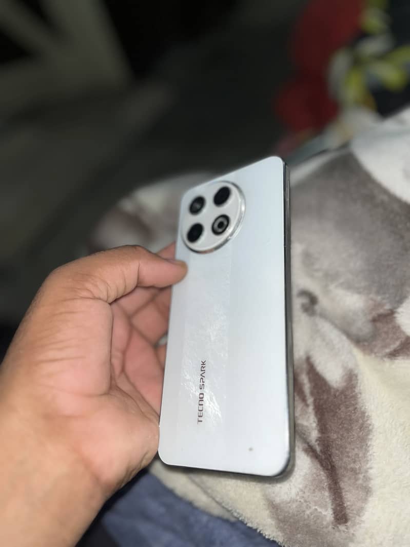 Tecno SPARK 30 Pro 3