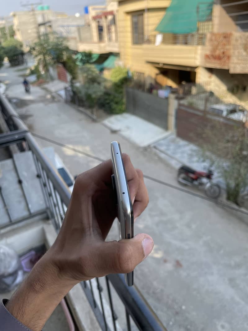 Xiaomi Redmi Note 9S 7