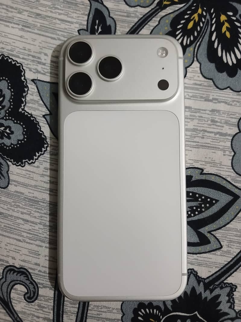 Apple iPhone 17 Pro Max 0