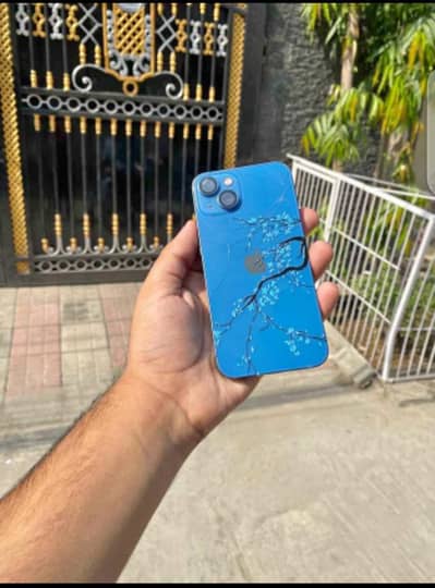 Apple iPhone 13