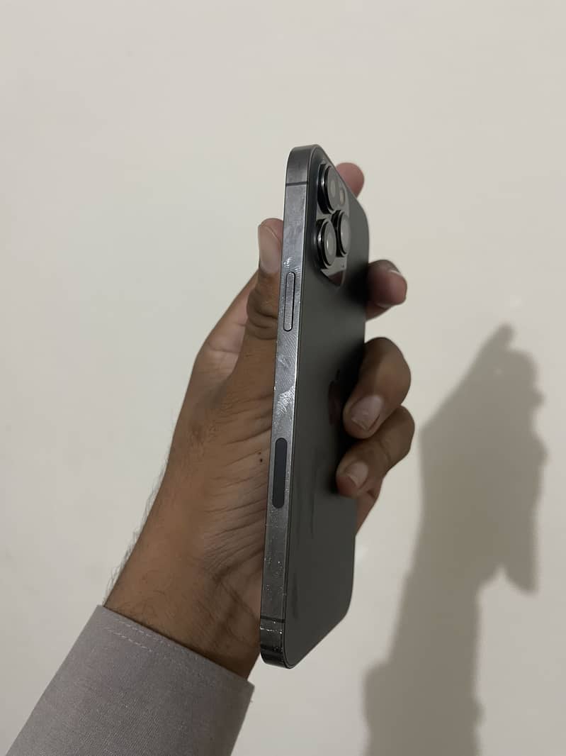 Apple iPhone 13 Pro Max 1