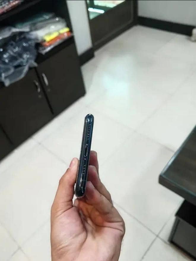 Apple iPhone 11 Pro Max 1