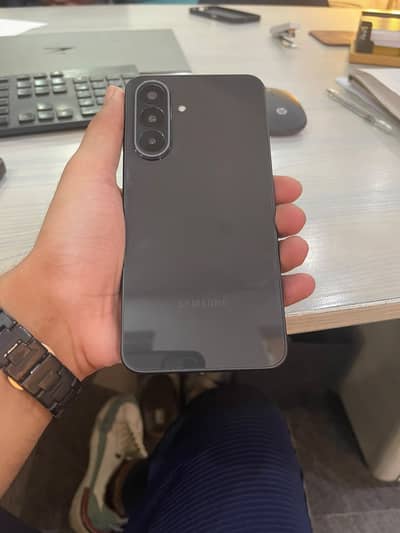 SUMSUNG A27 5G. 8/256gb. 3 weeks open box. 10/10 condition
