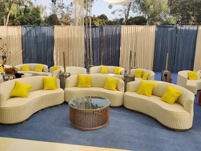 bulk quantity of sofas 0
