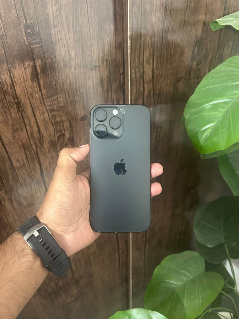 Apple iPhone 16 Pro Max 0