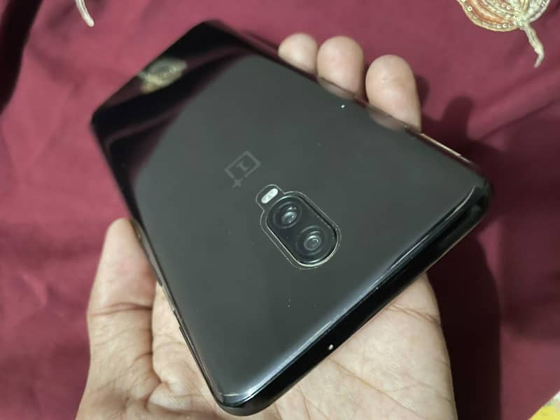One Plus 6T 1