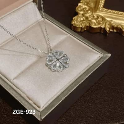 Magnetic Heart Clover Necklace Golden Silver 4 Leaf 4.3 8 Ratings