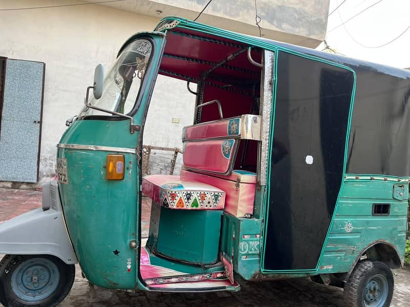 cng rikshaw 0