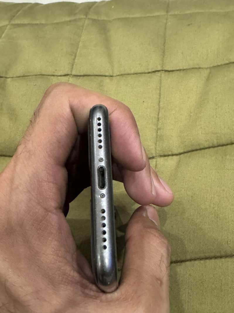 Apple iPhone 8 4