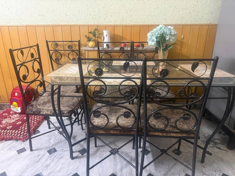 iron dining table 0