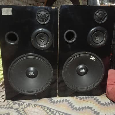 12 inch ka speaker hai