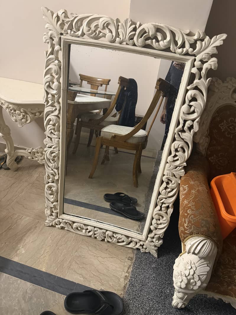 Mirror frame 0