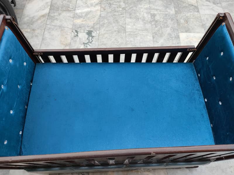 baby cot 2