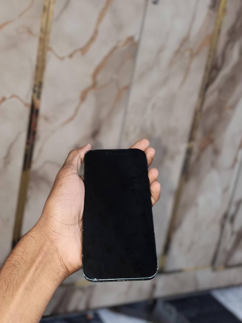 Apple iPhone 13 3