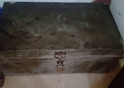 iron trunks 2 pieces size medium