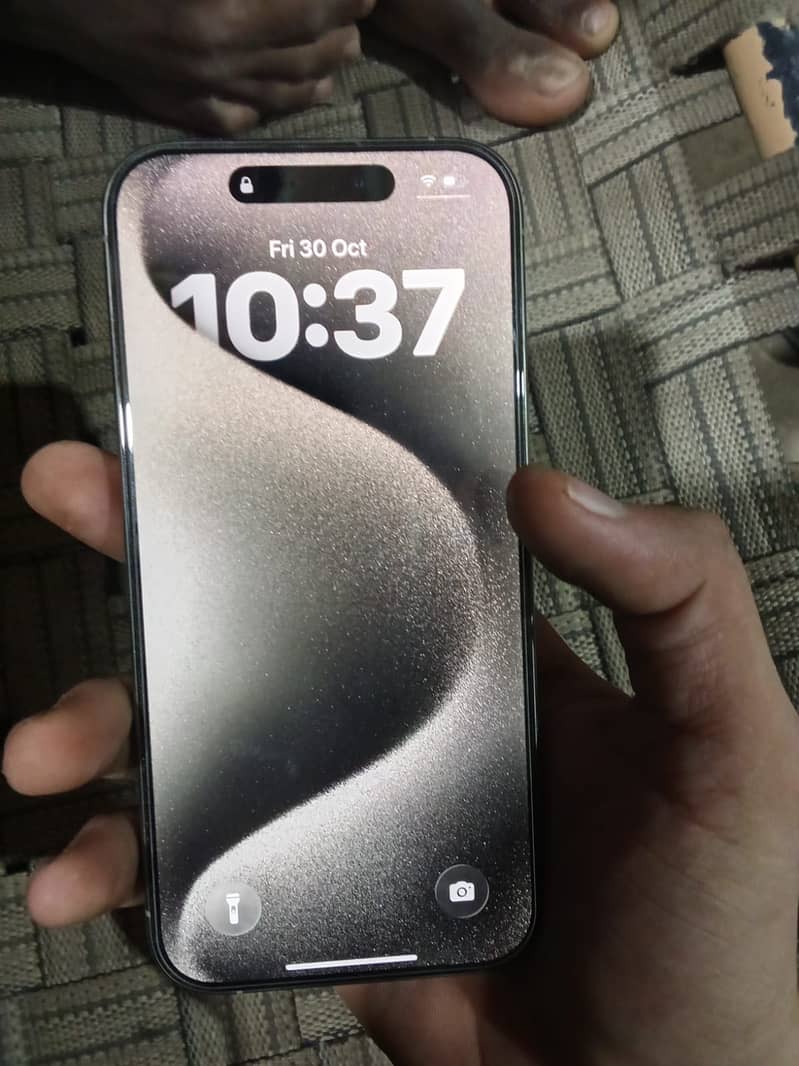 Apple iPhone 15 Pro 1