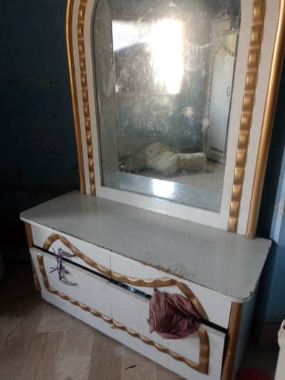 furniture for sale:bed::almari::dresing::singhardan