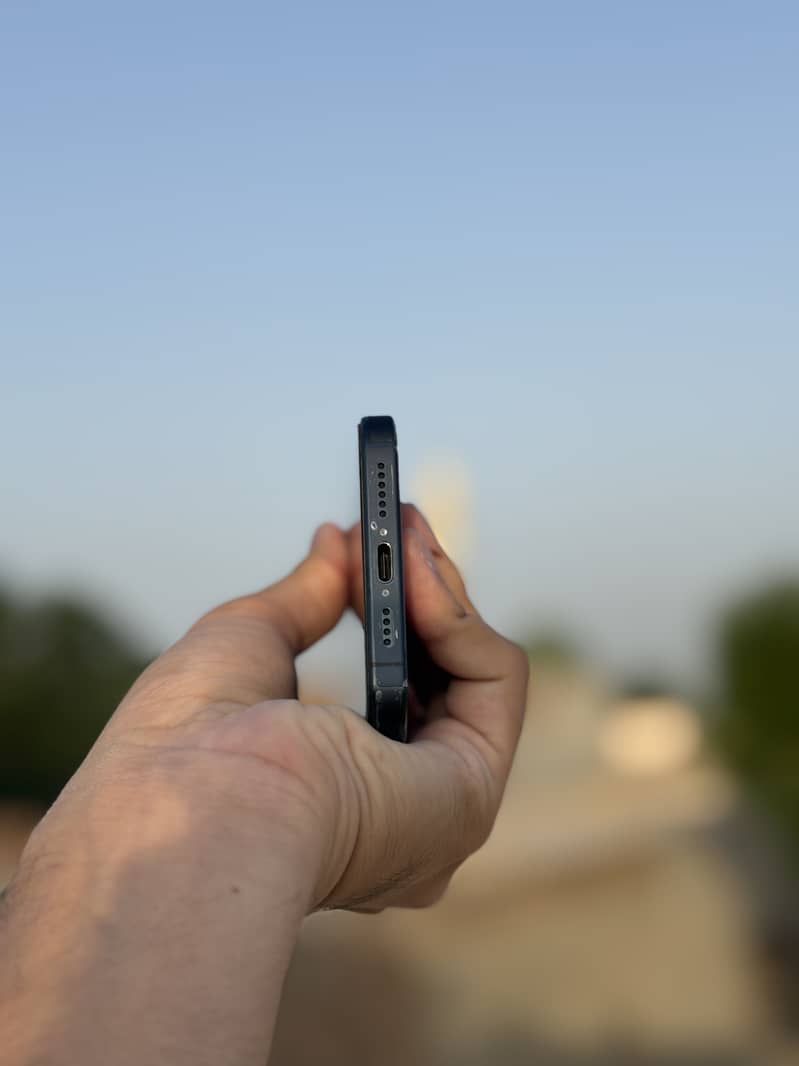 Apple iPhone 15 Pro Max 1
