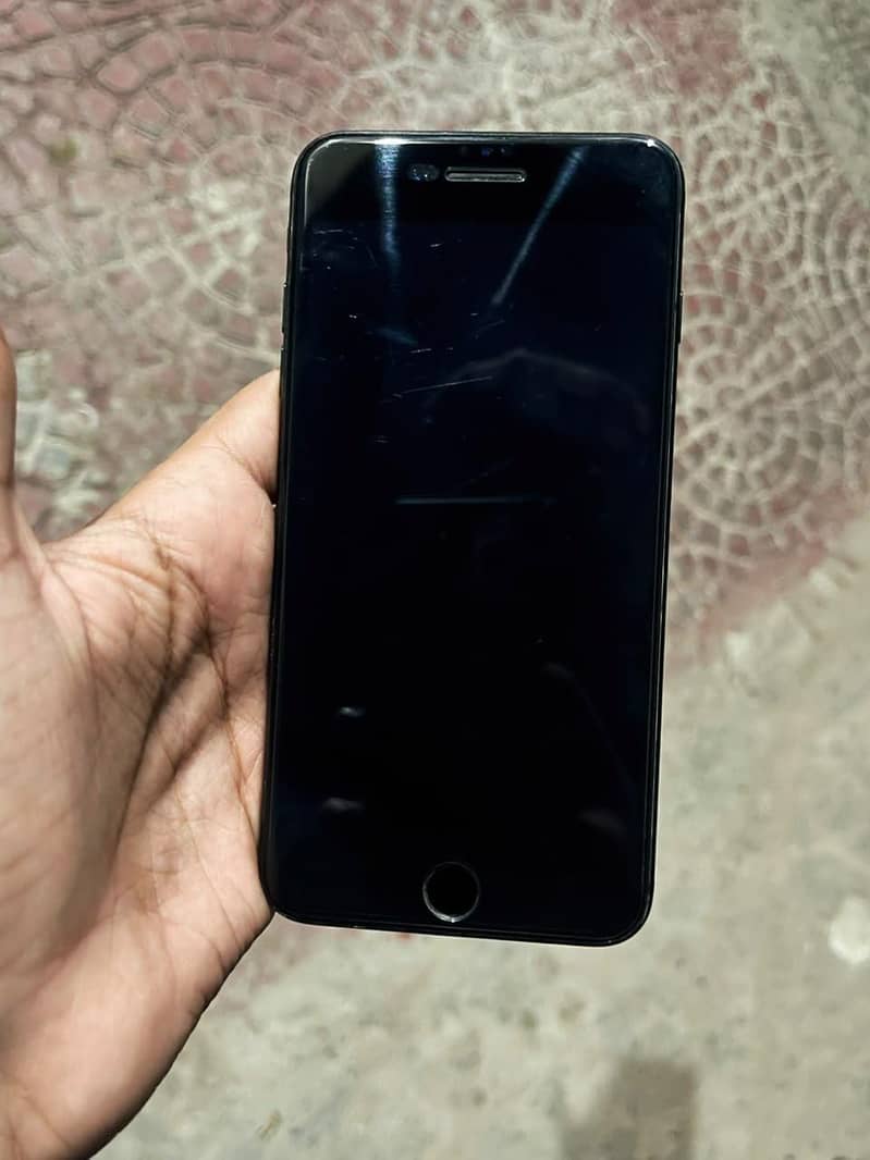 Apple iPhone 7 Plus 0