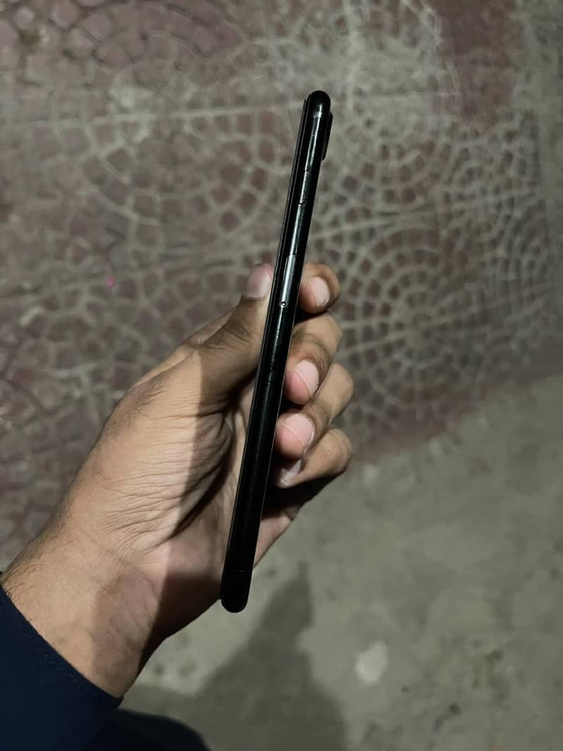 Apple iPhone 7 Plus 5