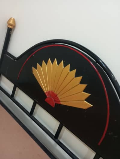 Iron bed in good condition