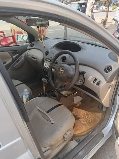 Toyota Platz 2010