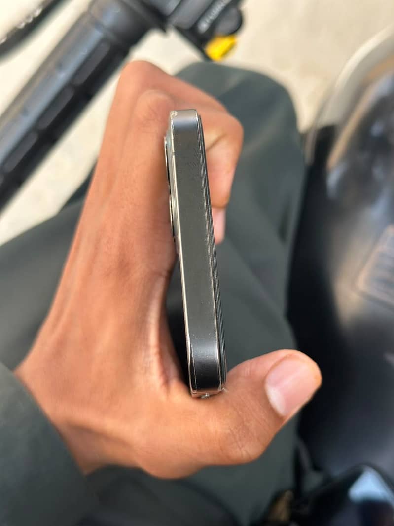 Apple iPhone 12 Pro 1