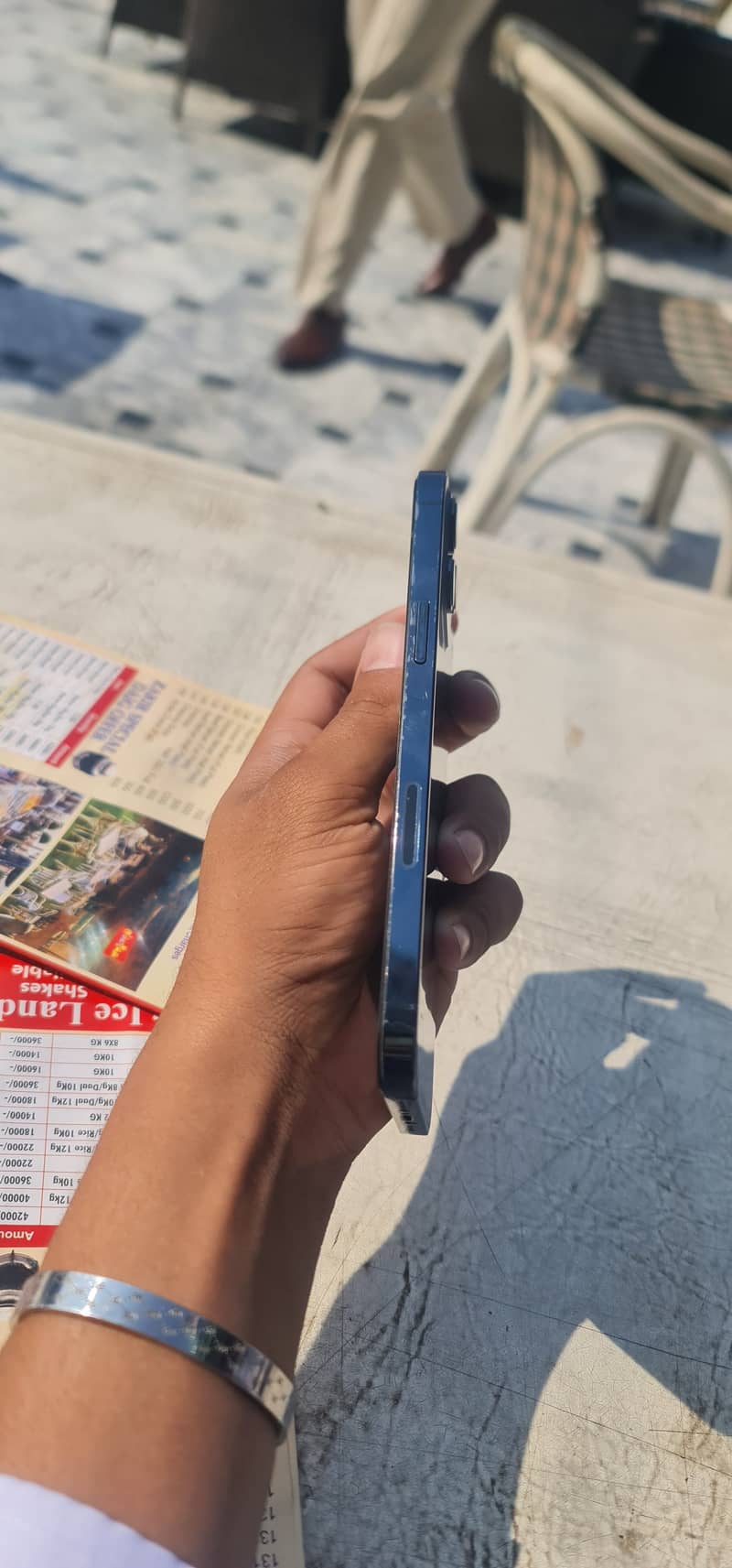 Apple iPhone 12 Pro Max 4