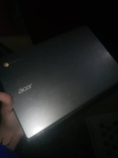 Acer laptop 4gb ram, 128gb ssd, free bag, charger, 32gb USB. window 10