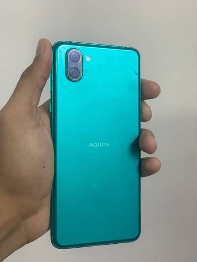Aquos r3