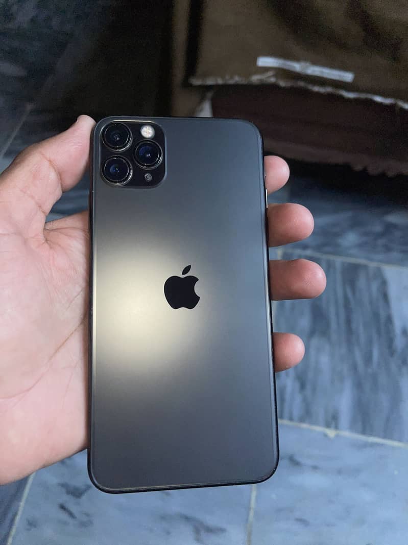 Apple iPhone 11 Pro Max 1