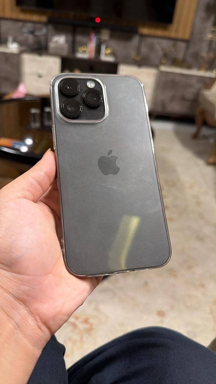 Apple iPhone 14 Pro Max 1