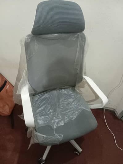 urgent sale - Premium executive chair and office table