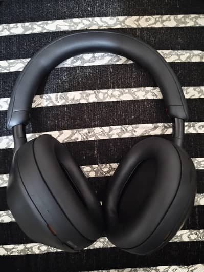 Sony WH-1000XM5 Wireless Noise Canceling Headphones – Mint Condition