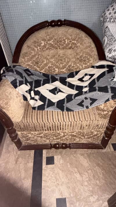 5 seater sofa set available for sale