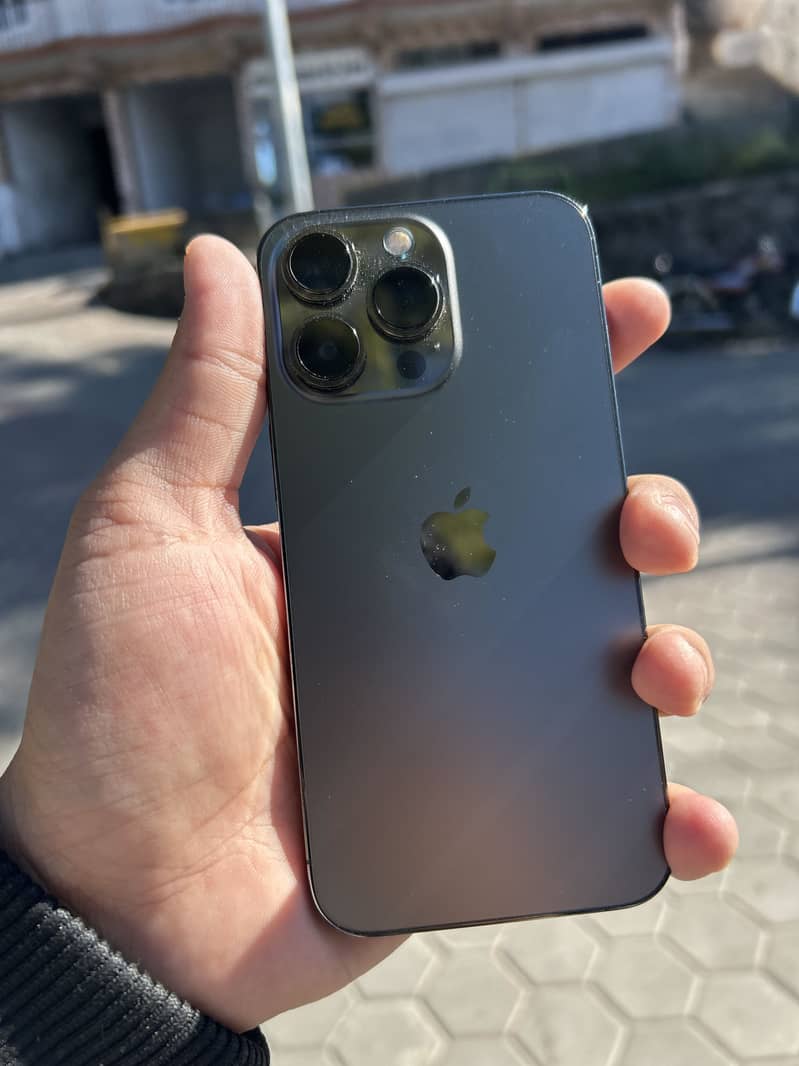 Apple iPhone 13 Pro 1