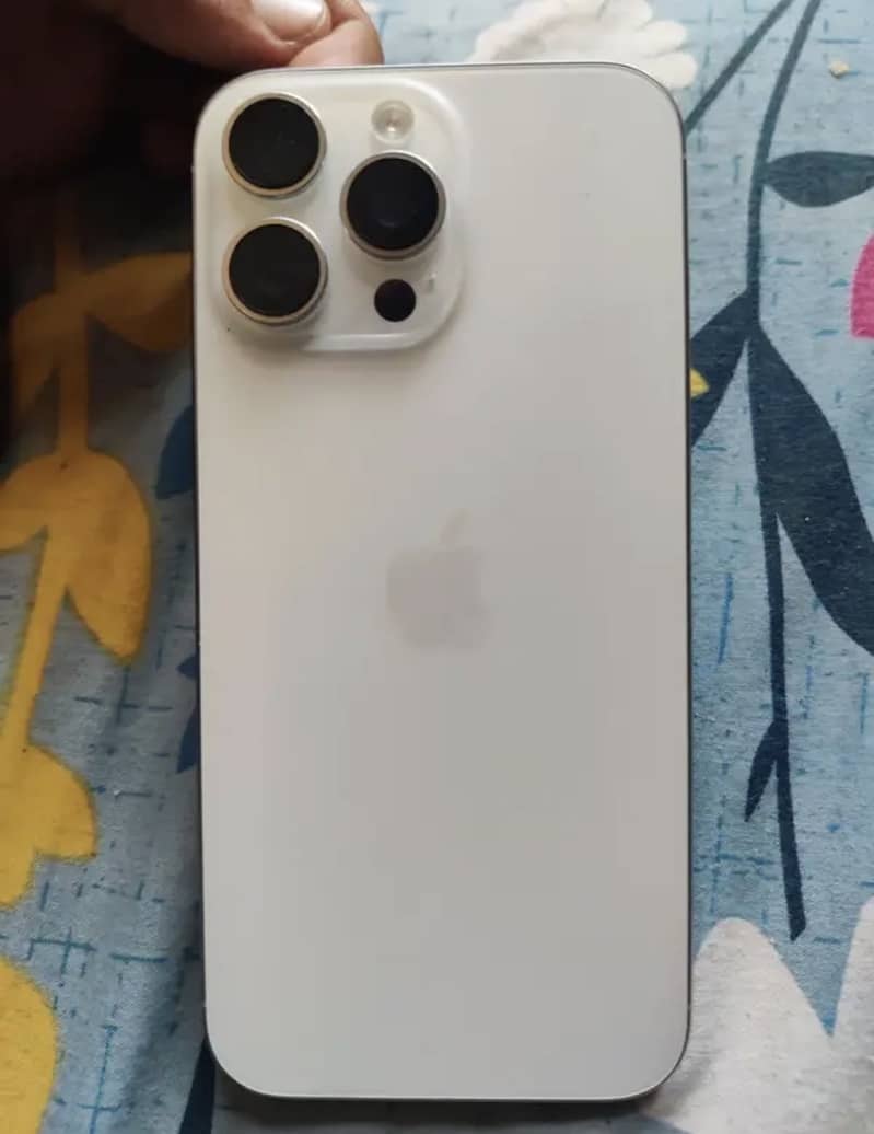 Apple iPhone 16 Pro Max 0