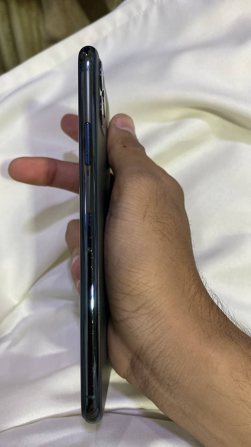Apple iPhone 11 Pro Max 1