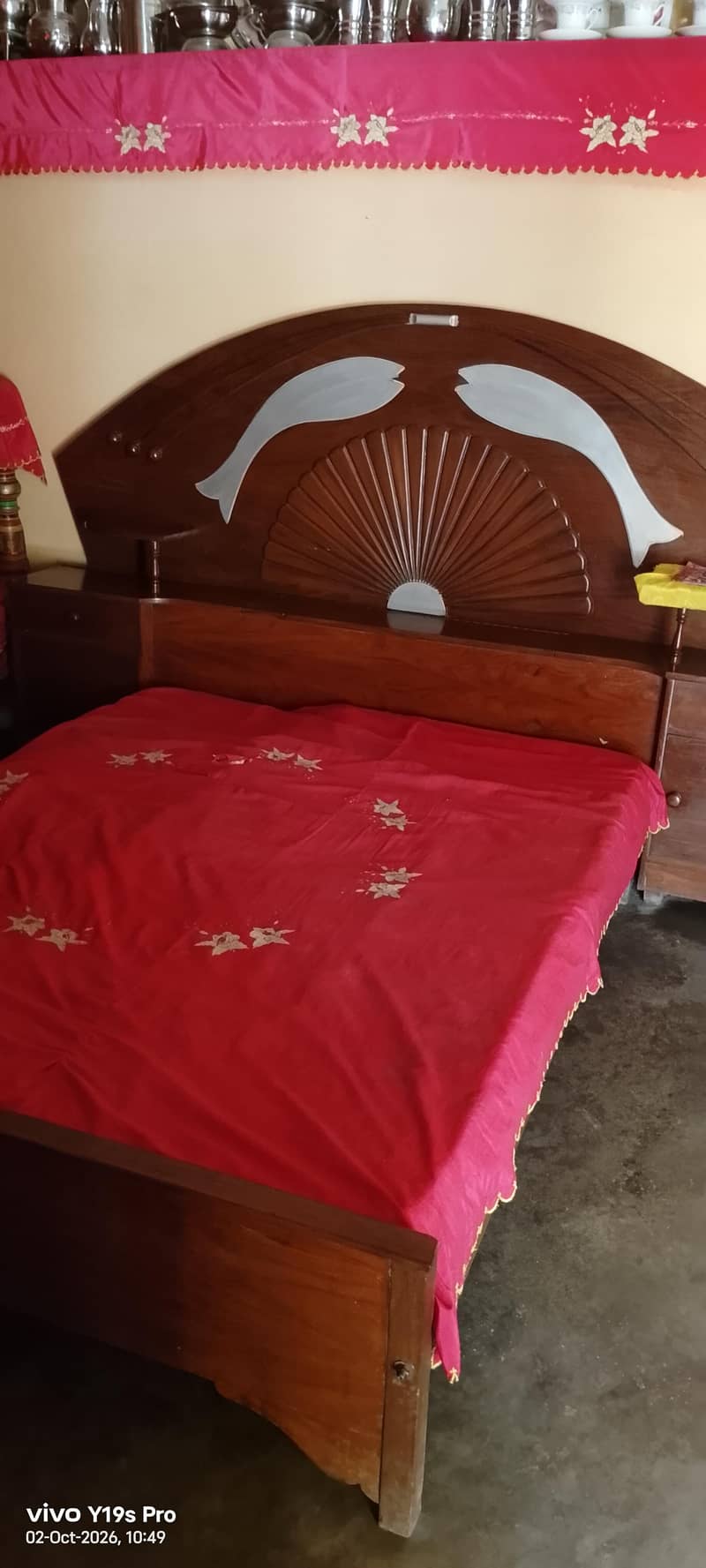 ڈبل بیڈ مع 2 سائیڈ ٹیبل  - تحصیل حسن ابدال گاؤں پنڈ میری 1