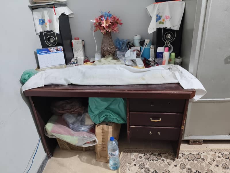 Office Table 0