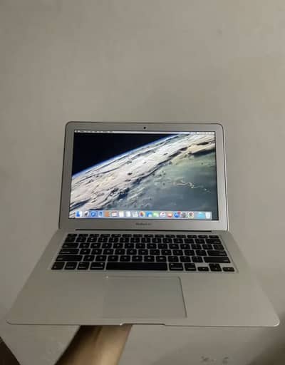 MacBook Air  2017.  (13")