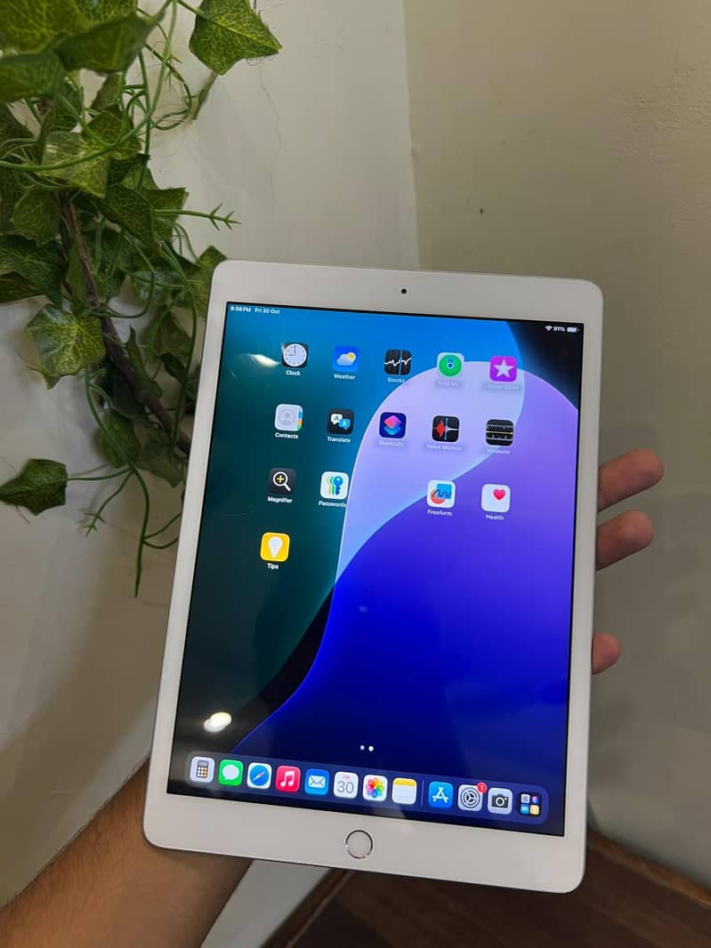 IPAD 8 GEN • 0