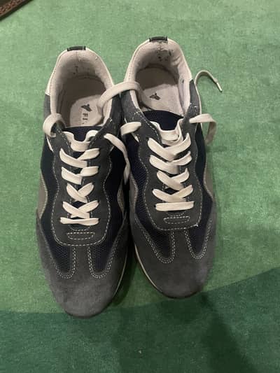 Fitted sneakers