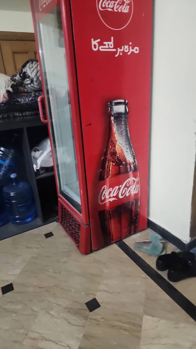 Coke fridge 0