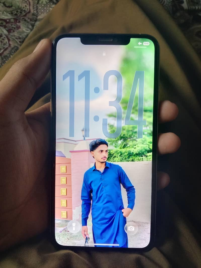 Apple iPhone 11 Pro Max 4